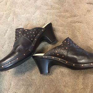 Comfortable slip on clog style shoes